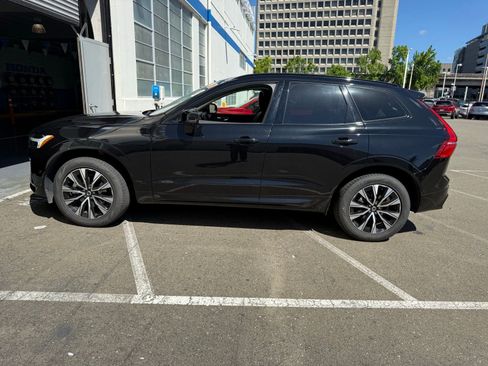 Used 2025 Volvo XC60 B5 Plus image 3