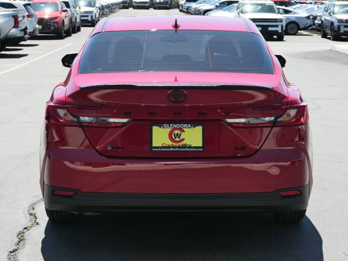 Used 2025 Toyota Camry LE image 5