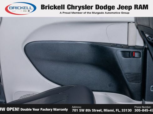 Used 2022 Chrysler Pacifica Touring-L FWD image 11