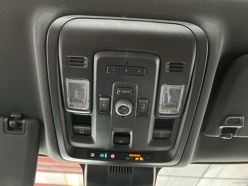 Used 2024 Chevrolet Tahoe High Country AWD/4WD image 28