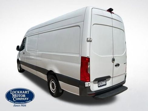 Used 2019 Freightliner Sprinter 170 RWD image 5