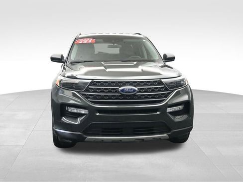 Used 2024 Ford Explorer XLT w/ Equipment Group 202A AWD/4WD image 8