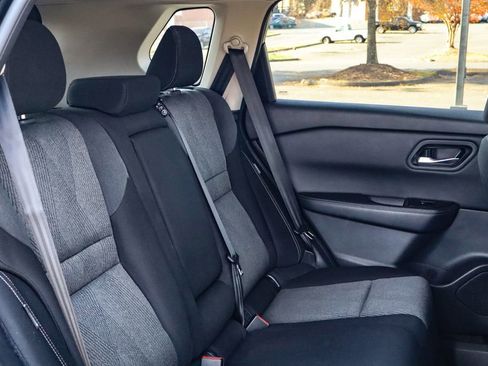 Used 2024 Nissan Rogue SV image 17