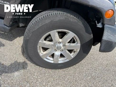 Used 2017 Jeep Wrangler Unlimited Sahara w/ Connectivity Group AWD/4WD image 16