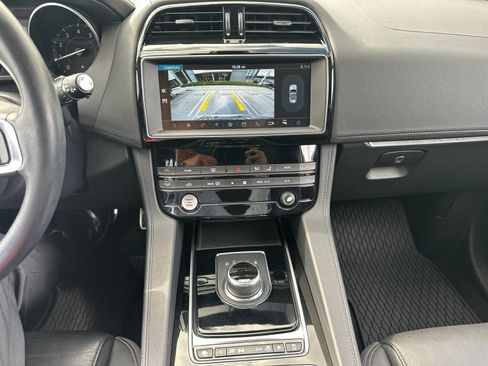 Used 2019 Jaguar F-PACE Prestige AWD/4WD image 25