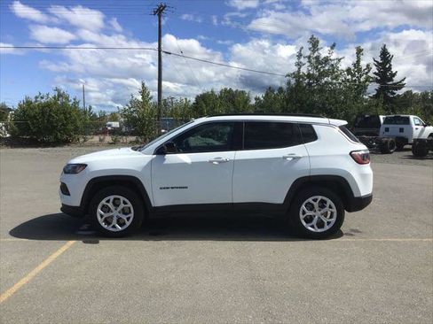 Certified 2024 Jeep Compass Latitude image 1