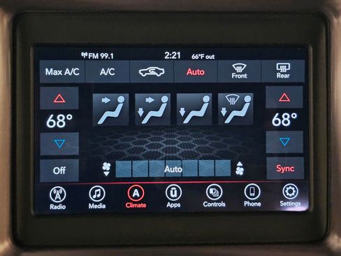 Used 2021 Dodge Challenger SXT image 23