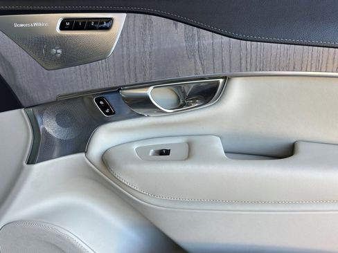 Certified 2023 Volvo XC90 T8 Ultimate w/ Lounge Package image 20