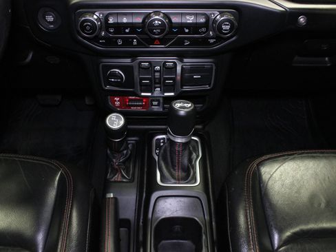Used 2018 Jeep Wrangler Unlimited Rubicon AWD/4WD image 21