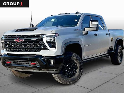 Used 2025 Chevrolet Silverado 2500 ZR2 w/ Technology Package image 1