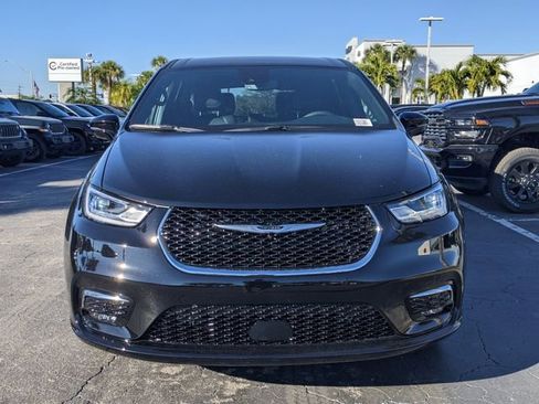 New 2026 Chrysler Pacifica Select FWD image 7