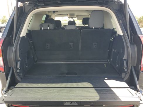 Certified 2025 Ford Expedition Active RWD image 7