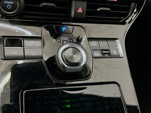 Used 2024 Toyota bZ4X XLE w/ Weather Package image 25