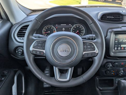 Used 2021 Jeep Renegade Latitude FWD image 15
