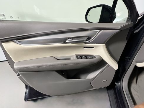 Used 2023 Cadillac XT5 Premium Luxury FWD image 15