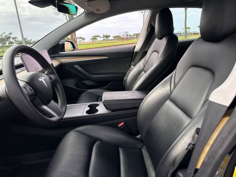 Used 2021 Tesla Model 3 Standard Range Plus image 12