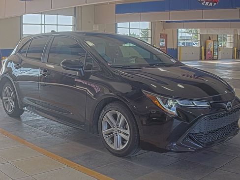 Used 2020 Toyota Corolla SE w/ SE Preferred Package FWD image 3