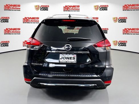 Used 2019 Nissan Rogue SL w/ Premium Package AWD/4WD image 16