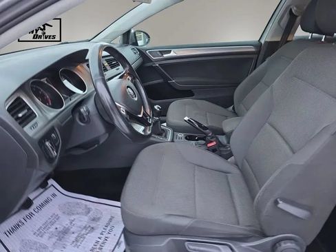 Used 2016 Volkswagen Golf S FWD image 9