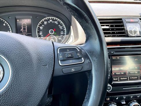 Used 2013 Volkswagen Passat TDI SEL Premium FWD image 19