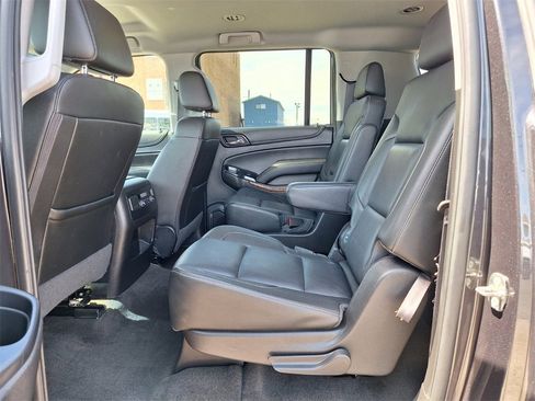 Used 2018 Chevrolet Suburban Premier image 11