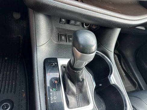 Used 2019 Toyota Highlander XLE AWD/4WD image 35