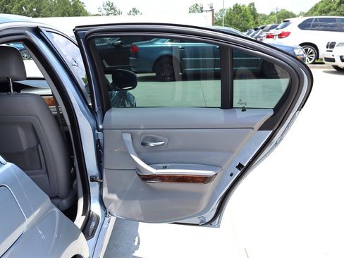 Used 2009 BMW 335i xDrive Sedan AWD/4WD image 33