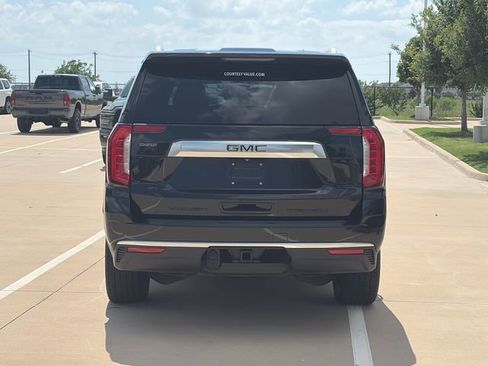 Used 2022 GMC Yukon XL Denali RWD image 8