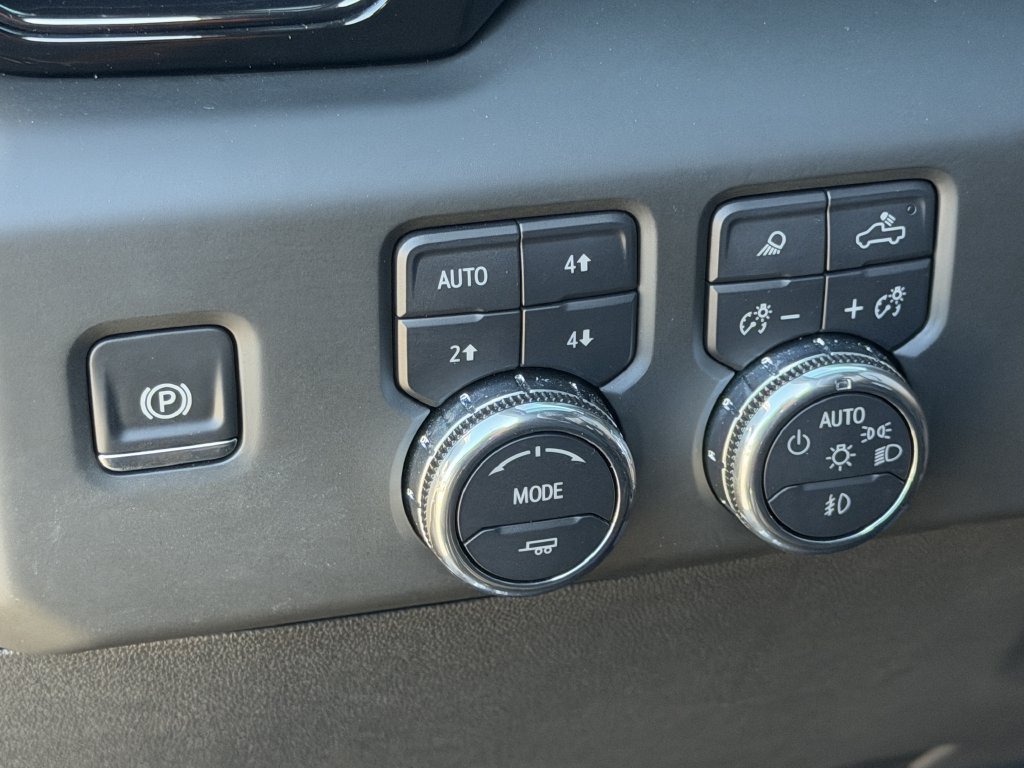 Used 2025 GMC Sierra 1500 AT4 w/ AT4 Premium Package AWD/4WD image 29