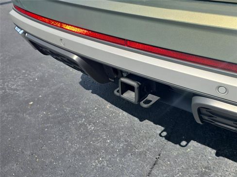 Used 2024 Volkswagen Atlas Peak Edition SEL AWD/4WD image 5