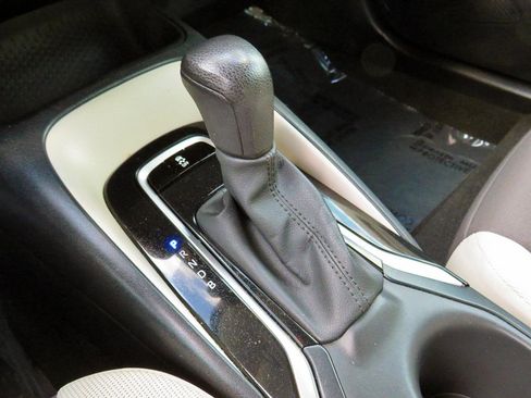 Used 2023 Toyota Corolla LE image 28