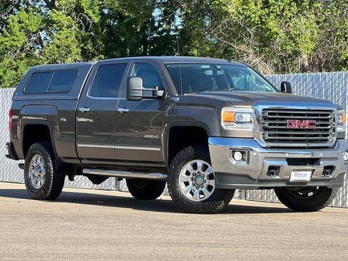 Used 2015 GMC Sierra 2500 SLT w/ Suspension Package, Off-Road AWD/4WD image 2