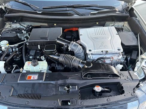 Used 2021 Mitsubishi Outlander 4WD Plug-In Hybrid image 20