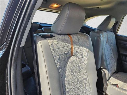 Used 2022 Toyota Highlander Bronze Edition image 22