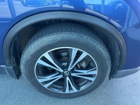 Used 2017 Nissan Rogue SL FWD image 5