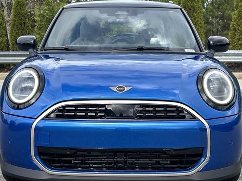 Used 2025 MINI Cooper 2-Door Hardtop image 16