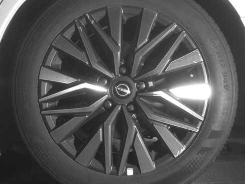 Used 2025 Nissan Altima 2.5 SV image 14