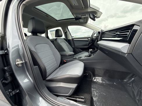 New 2026 Volkswagen Jetta SE FWD image 25