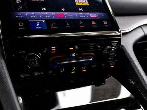 Used 2023 Jeep Grand Cherokee L Limited image 36