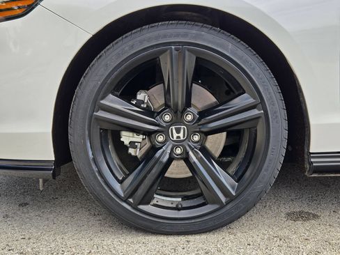 Used 2025 Honda Accord Sport image 31