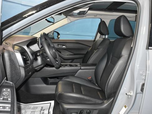 Used 2023 Nissan Rogue SL AWD/4WD image 7