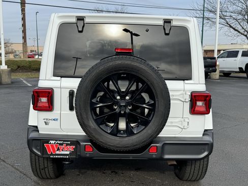 Used 2021 Jeep Wrangler Unlimited Sahara w/ Cold Weather Group image 19