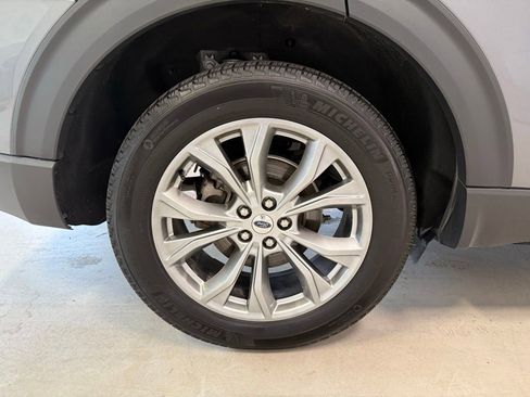 Used 2023 Ford Explorer XLT w/ Equipment Group 202A AWD/4WD image 11