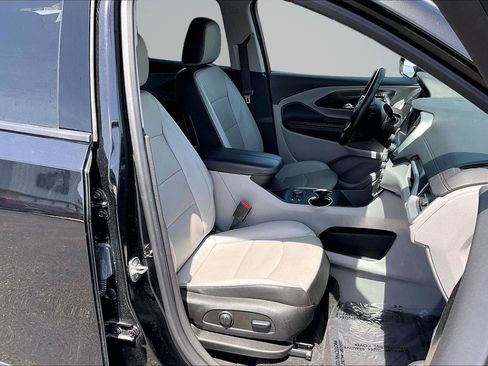 Used 2024 GMC Terrain SLT AWD/4WD image 8