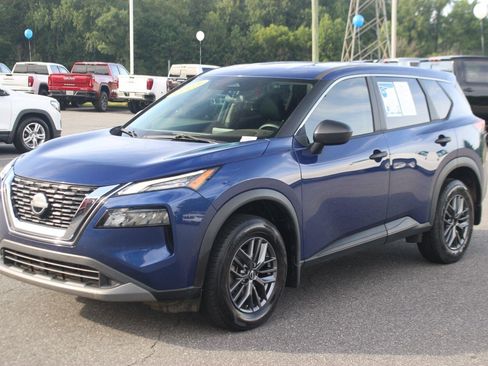 Used 2023 Nissan Rogue S AWD/4WD image 3