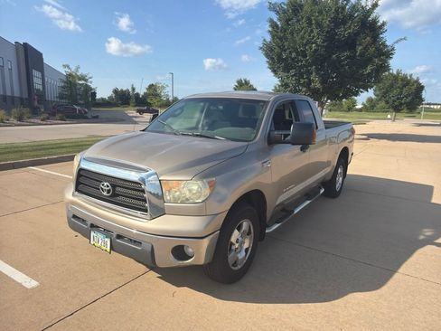 Used 2007 Toyota Tundra SR5 AWD/4WD image 2