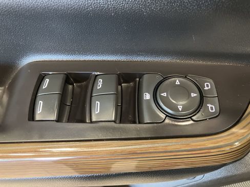 Used 2020 GMC Acadia SLE w/ Driver Convenience Package FWD image 13