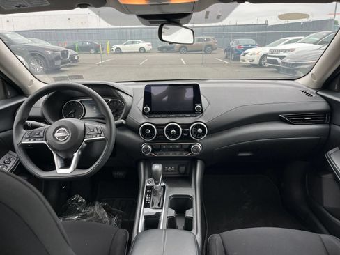 Used 2025 Nissan Sentra SV FWD image 32