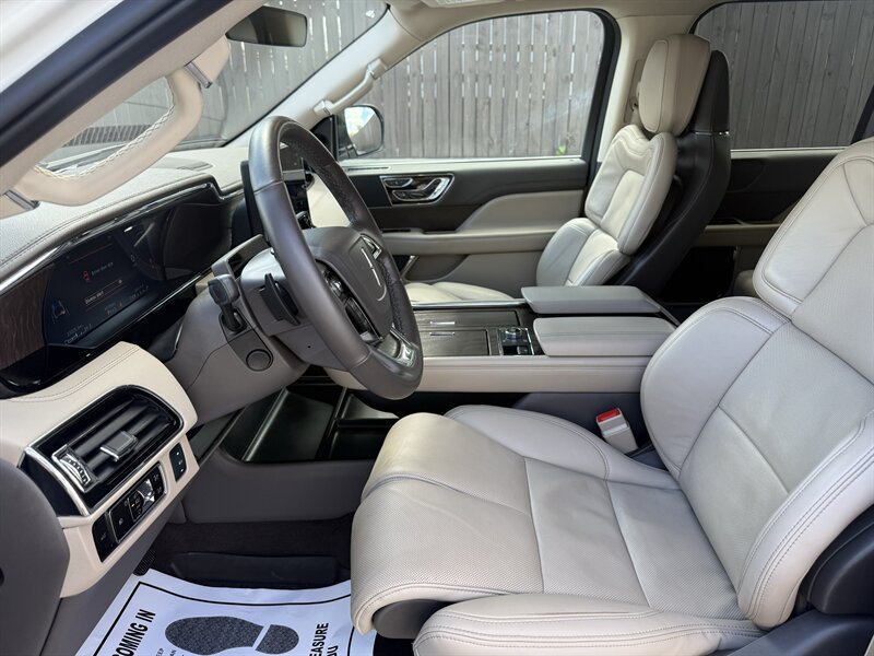 Used 2024 Lincoln Navigator Reserve AWD/4WD image 24