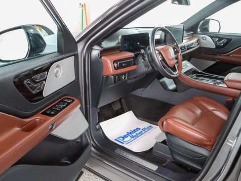 Used 2025 Lincoln Aviator Reserve w/ Equipment Group 201A AWD/4WD image 3